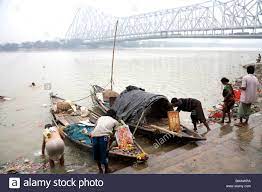 ঘাট চললে চলে তাদের জীবিকার চাকা